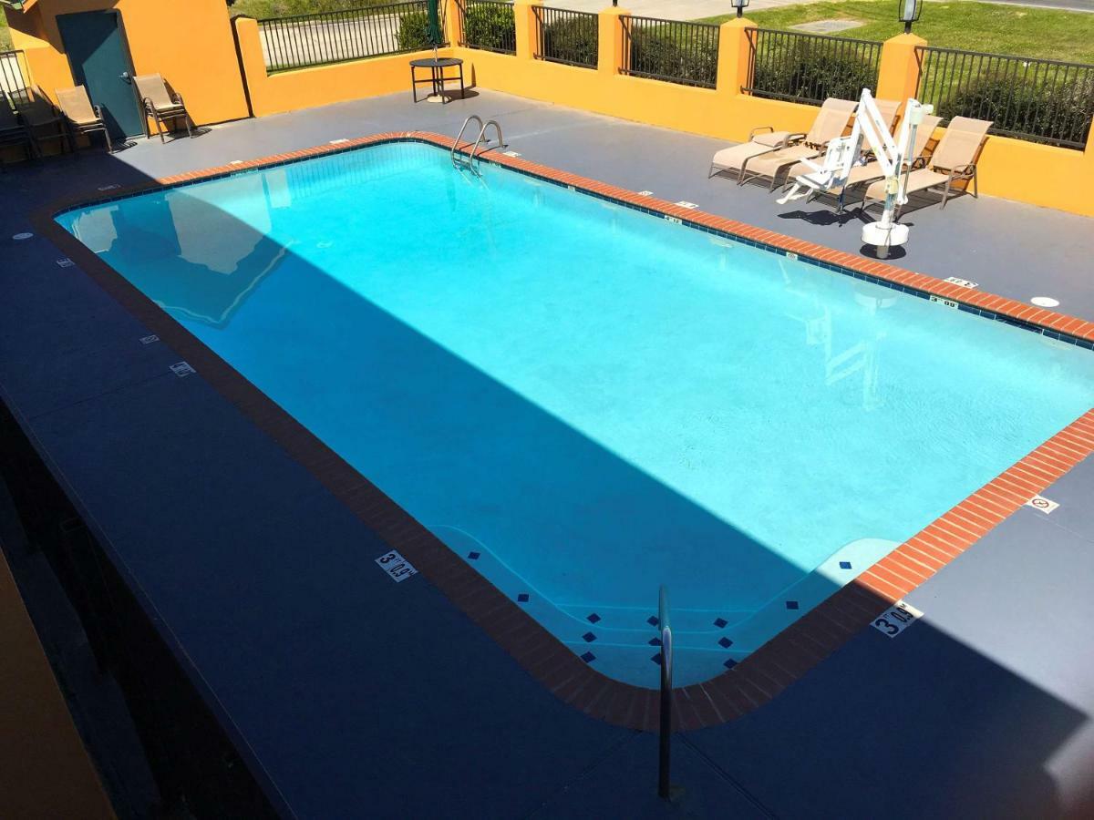 Americas Best Value Inn Denham Springs Dış mekan fotoğraf