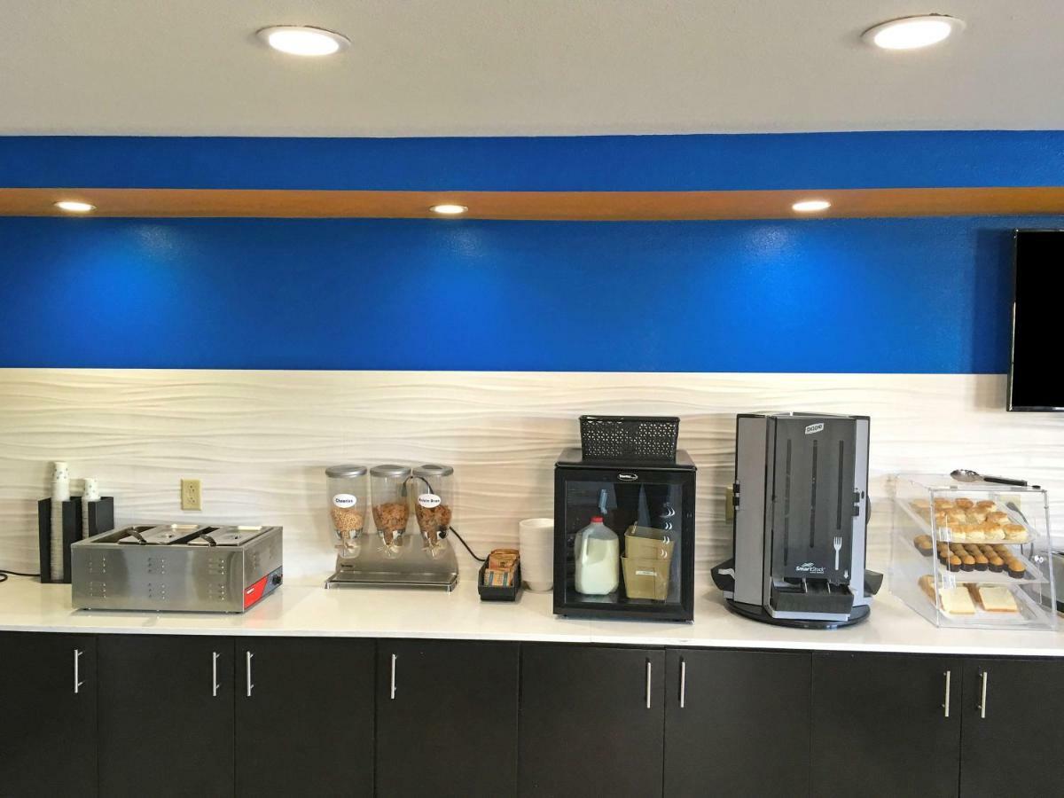Americas Best Value Inn Denham Springs Dış mekan fotoğraf